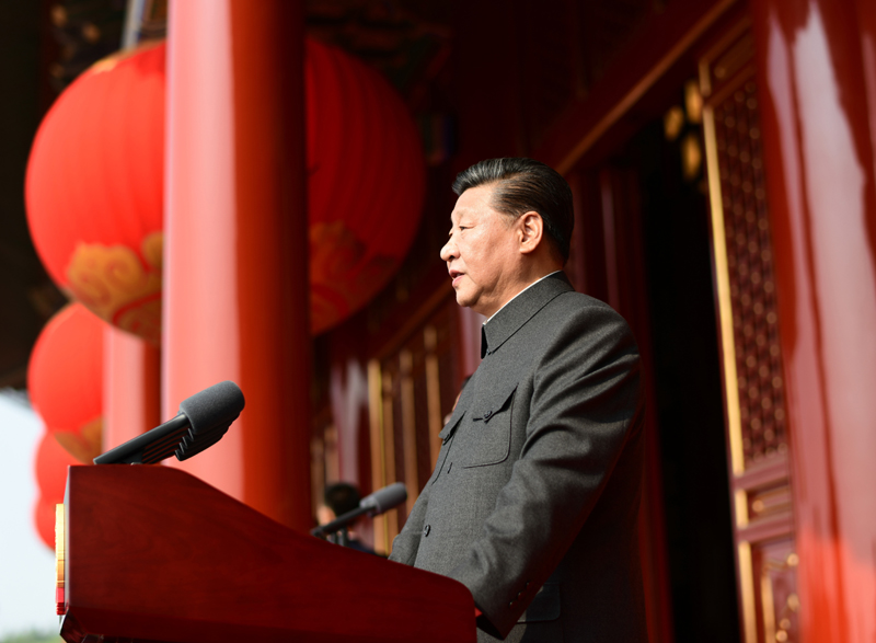 10月1日上午，慶祝中華人民共和國成立70周年大會(huì )在北京天安門(mén)廣場(chǎng)隆重舉行。中共中央總書(shū)記、國家主席、中央軍委主席習近平發(fā)表重要講話(huà)。