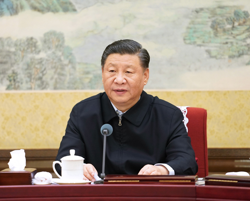 12月26日至27日，中共中央政治局召開(kāi)“不忘初心、牢記使命”專(zhuān)題民主生活會(huì )，中共中央總書(shū)記習近平主持會(huì )議并發(fā)表重要講話(huà)。新華社記者 李學(xué)仁 攝